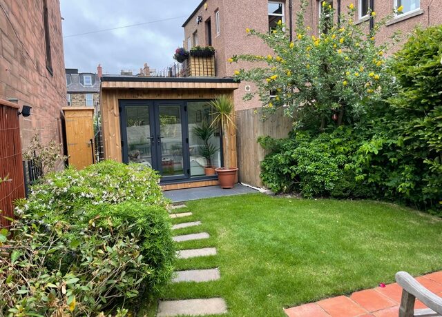 Metro Garden Room