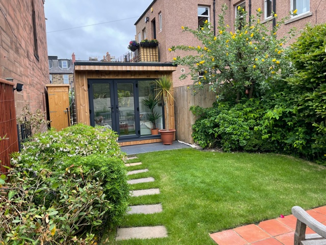 Metro Garden Room