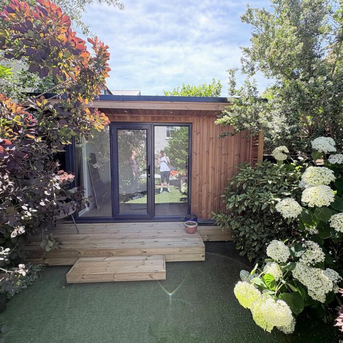 Diplomat Garden Room